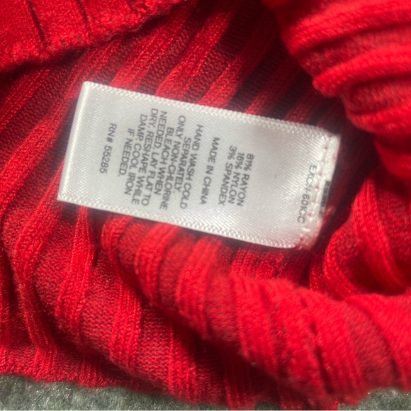 Express Red Ribbed V-Neck Sweater - Picture 3 of 7